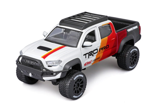 Toyota Tacoma TRD PRO (scale 1 : 27)