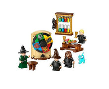 Load image into Gallery viewer, 76460 Hogwarts Castle : Sorting Hat Ceremony Harry Potter