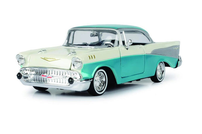 Chevrolet Bel Air Turquoise/White 1957 (scale 1 : 24)