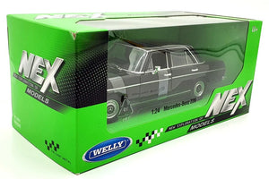 Mercedes-Benz 220 Black (Scale 1 : 24)