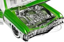 Load image into Gallery viewer, Chev Impala SS Candy Green &amp; White (scale 1 : 24)