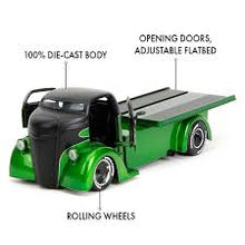 Load image into Gallery viewer, Ford Coe Candy Green &amp; Matt Black 1947 (scale 1 : 24)(Just T