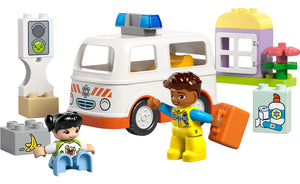 10447 Ambulance & Driver Duplo