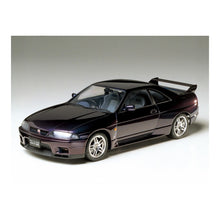 Load image into Gallery viewer, Nissan Skyline GT-R R33 V-Spec (scale 1 : 24)