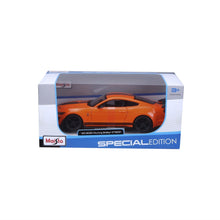 Load image into Gallery viewer, Ford Mustang Shelby GT500 2020 (scale 1 : 24) (orange)