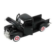 Load image into Gallery viewer, Ford Pick Up 1940 Black (scale 1 : 18)
