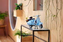 Load image into Gallery viewer, 10298 Vespa 125 Creator Expert